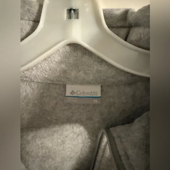 Columbia women’s light grey jacket XL 🤍 - Picture 3 of 4